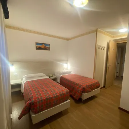 מלון International 3*