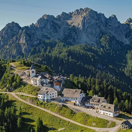 International מלון טרביסיו