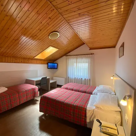 International מלון טרביסיו