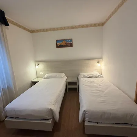 International Szálloda 3*